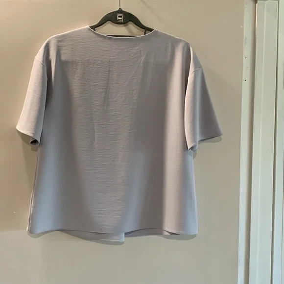 NWOT Zen Uniqlo Gray Women's top S - Picture 4 of 6